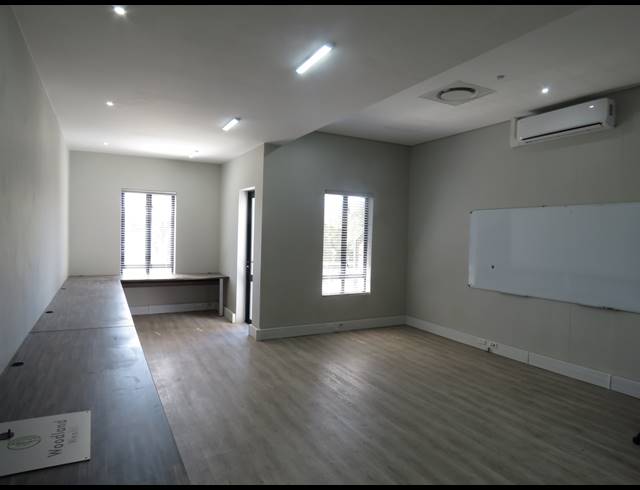 81M² OFFICE TO LET IN PAARDEVLEI